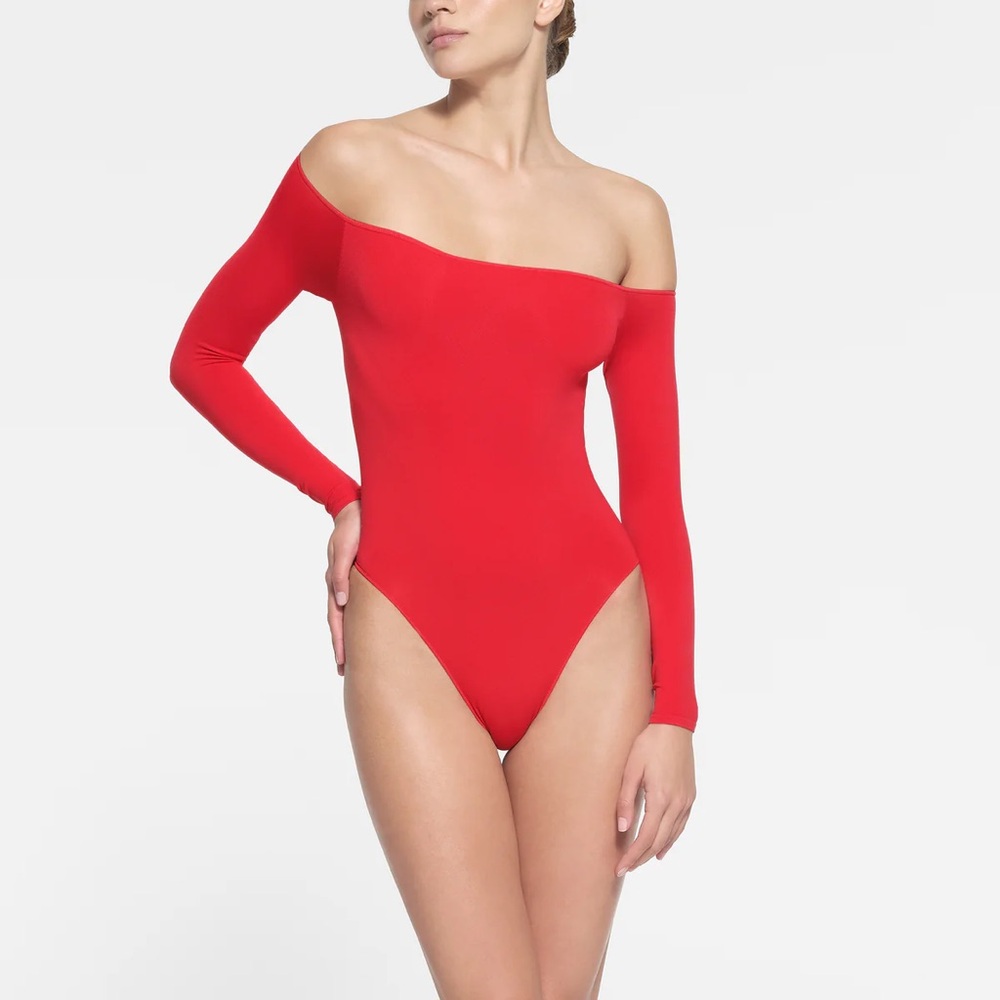 SKIMS Essential Off The Shoulder Bodysuit | Size S/M